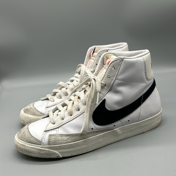 Nike Blazer Mid 77’ - Picture 2 of 8